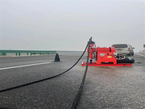 塔什库尔干马路路基路面开裂下沉注浆加固灌浆