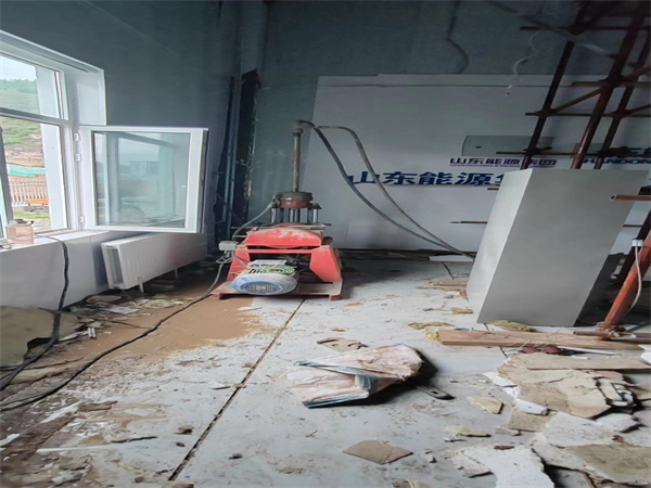 塔什库尔干地基基础下沉墙体裂缝加固注浆顶升施工